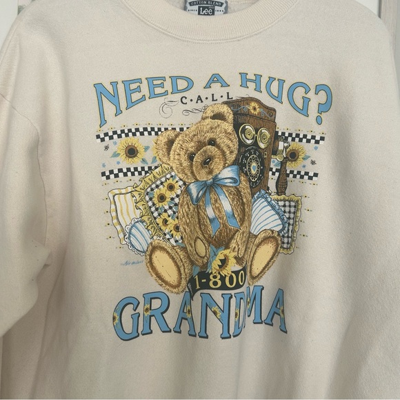 Vintage Grandma Teddy Bear Sweatshirt - Picture 3 of 4